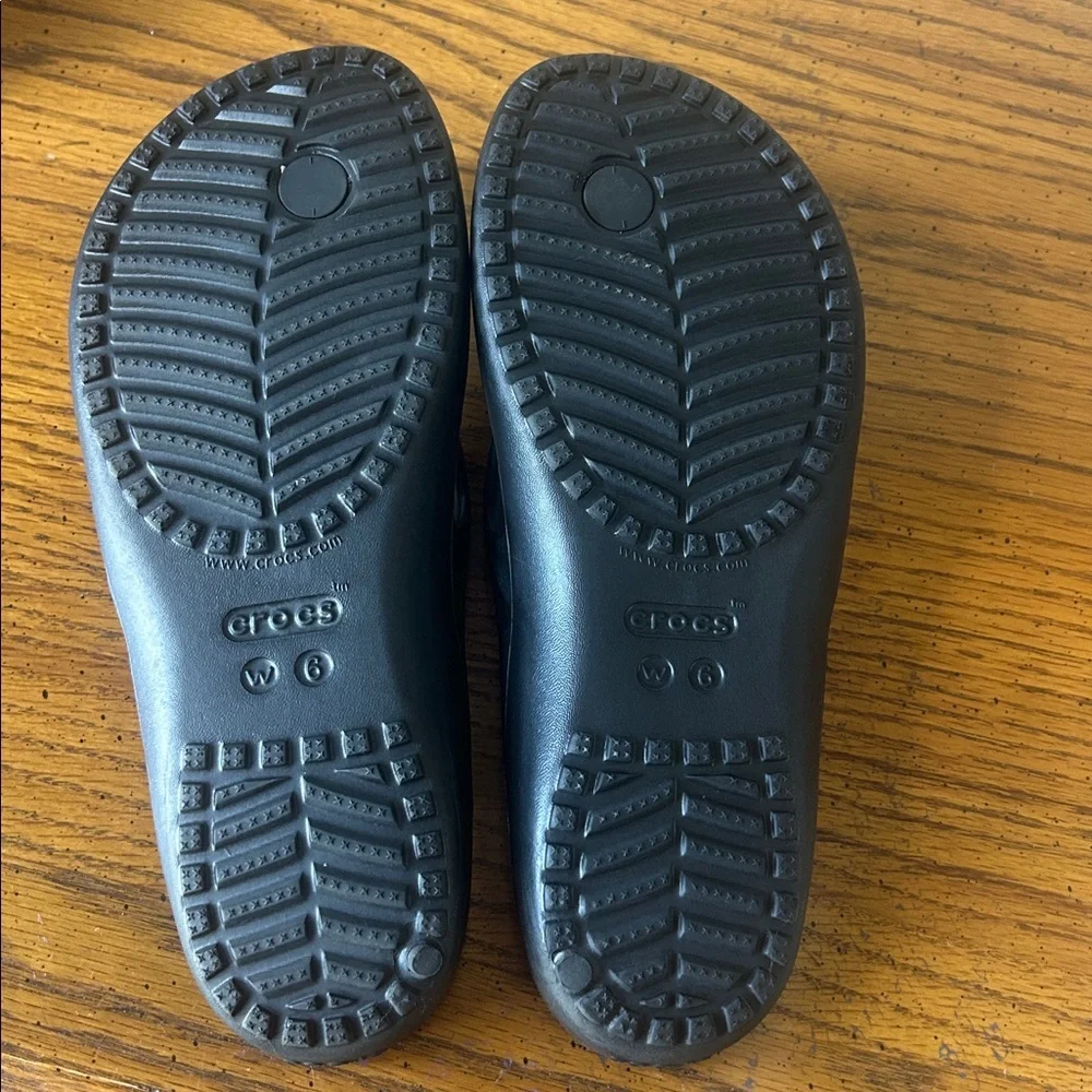CROCS Flip Flops - Picture 4 of 4